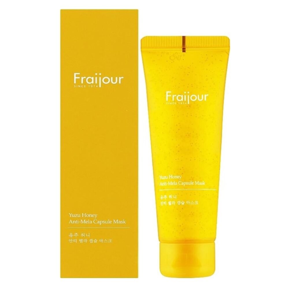 Fraijour Yuzu Honey Anti-Mela kapsulinė veido kaukė 75 ml Fraijour Yuzu Honey Anti-Mela Capsule Mask – tai kapsulinė veido kaukė, skirta odai maitinti, drėkinti ir atstatyti natūralų švytėjimą. Priemonė padeda suvienodinti odos toną, ramina ir stiprina odos barjerą, suteikia odai gaivumo ir sveiko spindesio. Formulė su 3 % traneksamo rūgšties, niacinamidu ir vitaminu B6 padeda reguliuoti odos funkcijas, mažina laikinas paraudimo zonas, šviesina odą ir padeda užkirsti kelią hiperpigmentacijos atsiradimui. Kaukė drėkina, ramina odą ir suteikia komforto pojūtį po kiekvieno naudojimo. Reguliariai naudojant, oda tampa lygesnė, skaistesnė ir vizualiai atsinaujinusi.
